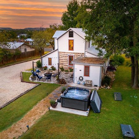 Villa Katarina Haus - Hot Tub & Fire Pit Fredericksburg Esterno foto